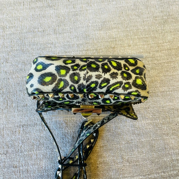 🎉 HP 🎉 Valentino Mini Rockstud Flap Crossbody - Picture 7 of 10